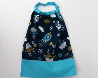 Back to school, birthday ** Bib, napkin, canteen, with elastic at the neck - cotton rockets - to order