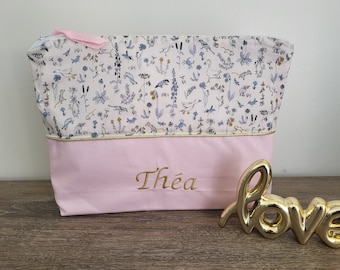 Anniversaire, naissance * Trousse de toilette Liberty Theo bleu dust/piqué de coton rose - sur commande