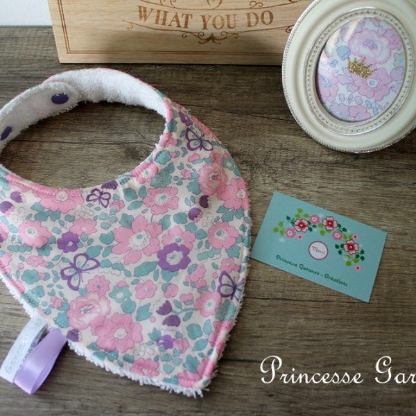 Naissance, poussée dentaire * Bavoir bandana, Liberty of London, Betsy papillon