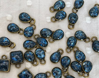 Pair (2) Antique Brass Navy Blue Glitter Teardrop Charms, 13mm x 7mm, hole 2mm / tiny pendants / glitter glass / resin beads /beads for kits