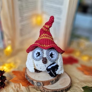 Crochet snowy owl with a book amigurumi pattern - ENG