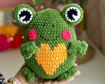 Crochet Frog Plush Toy: Chubby Chenille Amigurumi