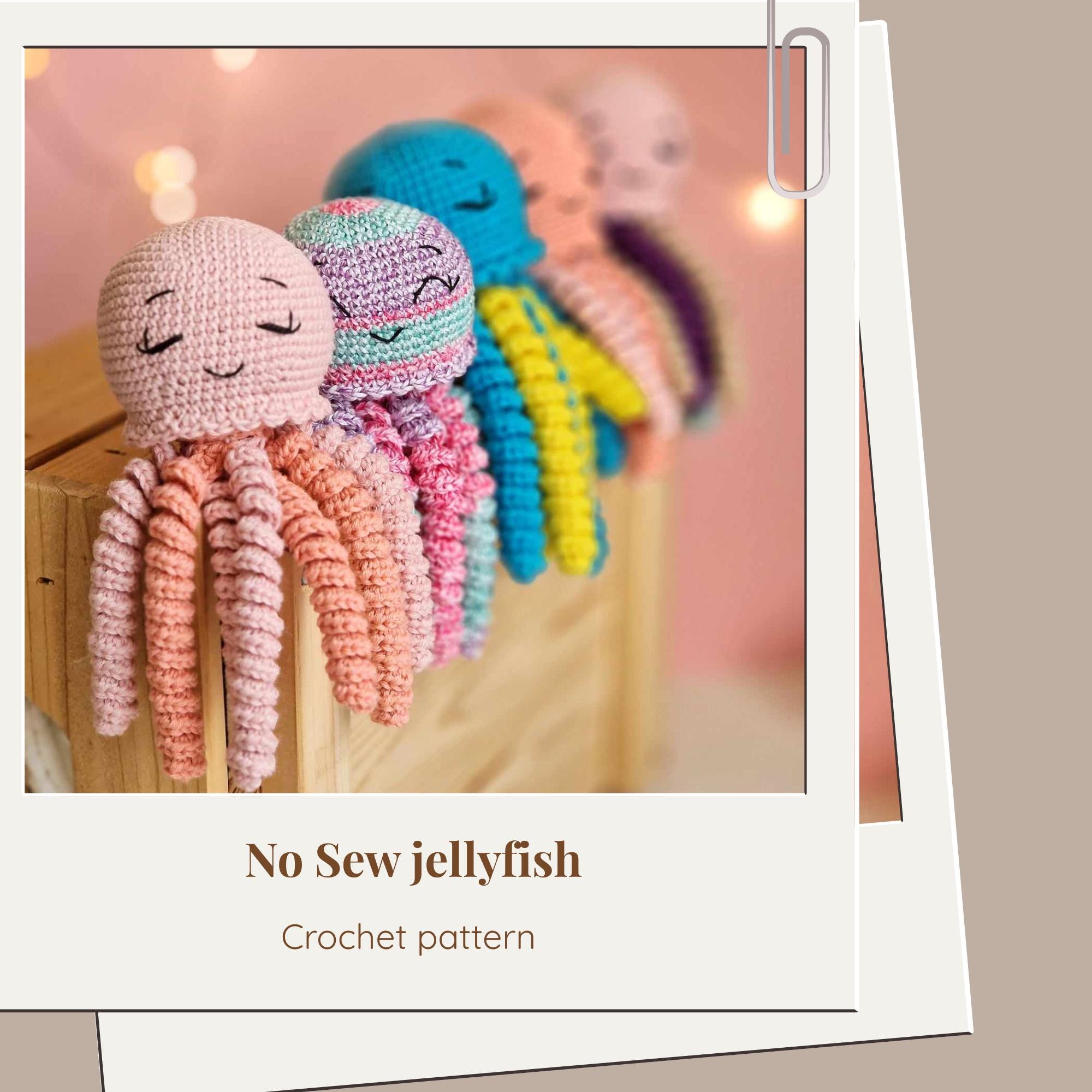 39 Crochet Jellyfish Patterns: Amigurumi, Rattles, Squish, and Keychains 39 jellyfish amigurumi for premature babies in Nicu crochet