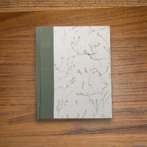 Cuaderno de papel hecho a mano con diseño de corazones / Cuaderno de tapa dura encuadernado a mano / Cuaderno de bocetos artesanal