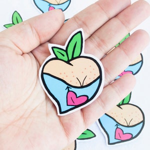 Busty Peach Pun Niedlich Sexy Aufkleber