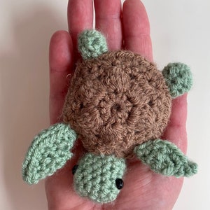 Mini crochet turtle pattern Instant PDF download image 2