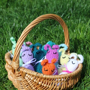 Crochet Easter Egg Bunny pattern image 4