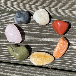 Feminine 7 Chakra Tumbled Crystal Meditation Set (Extra Large Crystals)