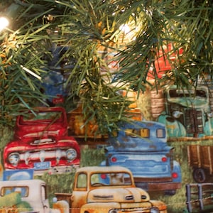 Christmas Tree Skirt-Vintage Truck Christmas-Old Trucks-Antique Trucks-Vintage Trucks-Americana Decor-Vintage Decor-Truck Tree Skirt-Car-36&quot;
