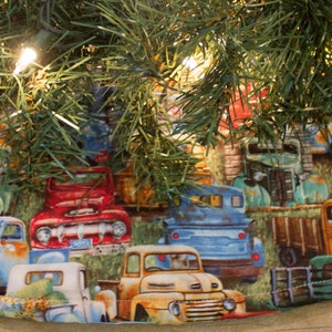Christmas Tree Skirt-Vintage Truck Christmas-Old Trucks-Antique Trucks-Vintage Trucks-Americana Decor-Vintage Decor-Truck Tree Skirt-Car-42&quot;