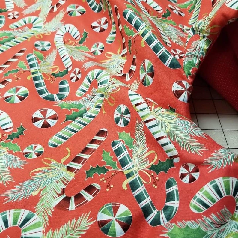 Christmas Tree Skirt-Candy Cane-Holiday Decor-Christmas Decoration-Red-White-Holly-Tree Skirt-Candy-Holiday Candy-Old Fashioned-36