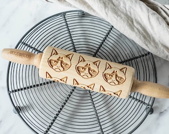 PRISSY CAT – MINI embossing rolling pin for cookies, embossed biscuits, laser engraved roller, Mother’s Day gift, Christmas gift, grumpy