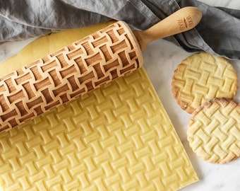 Rodillo de madera de haya grabado: diseño de cesta de mimbre, galletas rústicas