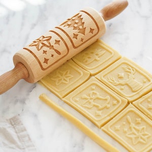 Winter Floral Embossing Rolling Pin: Beech Wood Cookie Stamp