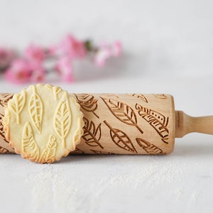 FEATHERS - engraved rolling pin for cookies - perfect gift idea, floral, organic, natural, Christmas gift idea, Mother's Day gift idea