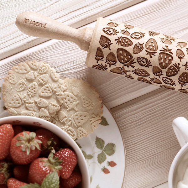 STRAWBERRY FIELD - embossing rolling pin for cookies, laser engraved, solid wood, perfect Christmas gift, Mother’s Day gift, summer, fruit