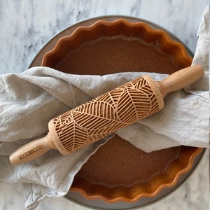 MODERN LEAVES MINI embossing rolling pin for cookies, laser engraved, solid wood, perfect Christmas gift, Mothers Day present image 1