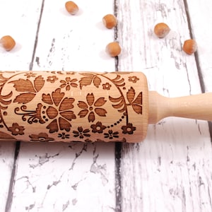 Embossed rolling pin Tuscany – wooden cookie roller, floral vintage design, rustic baking, handmade family gift for kitchen