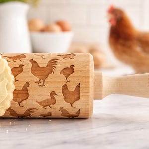 Embossed Poultry Rolling Pin – Farmhouse Decor, Cookie Imprint Dough Tool