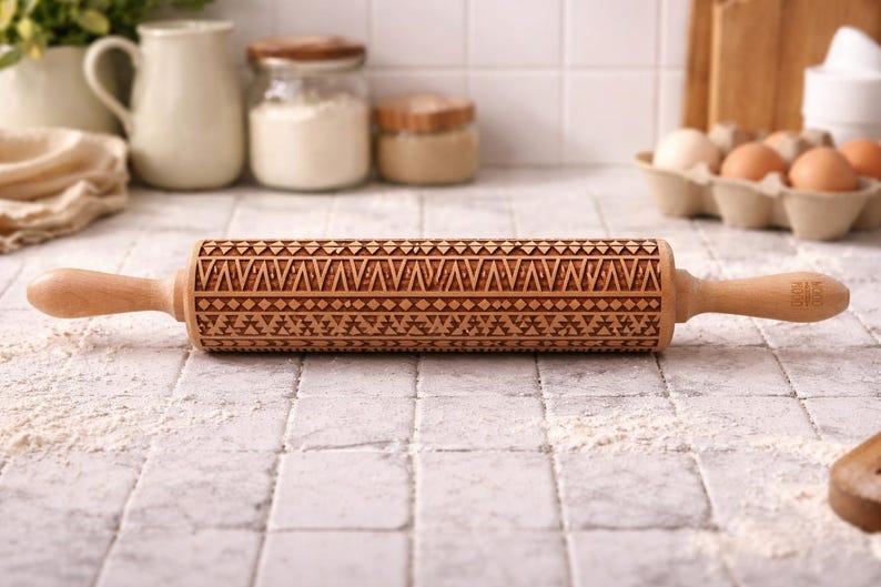 Rodillo con relieve azteca – Moldeador de masa de madera de haya para galletas imagen 1