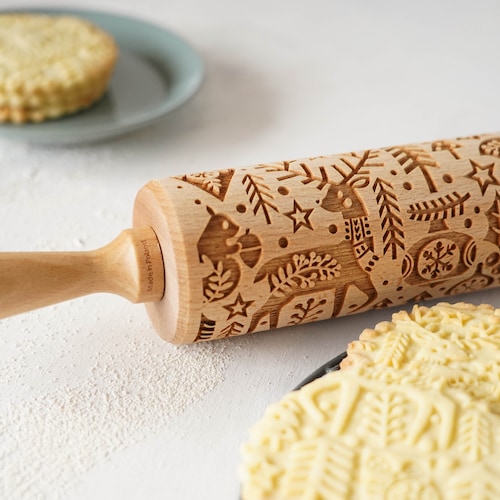 Christmas Rolling Pin Beech Carved Rolling Pin 3D Pattern Embossing Roll Wood Engraving Roller for Baking Cookies Pasta Desserts Cooking Baking