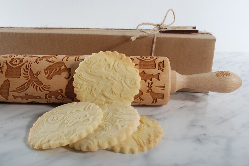 Engraved animal rolling pin – eco-friendly, biodegradable, rustic kitchen accent