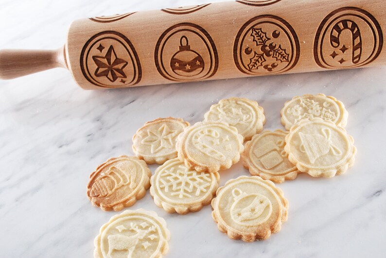 Close-up of deep laser engraving – clear winter cookie pattern
