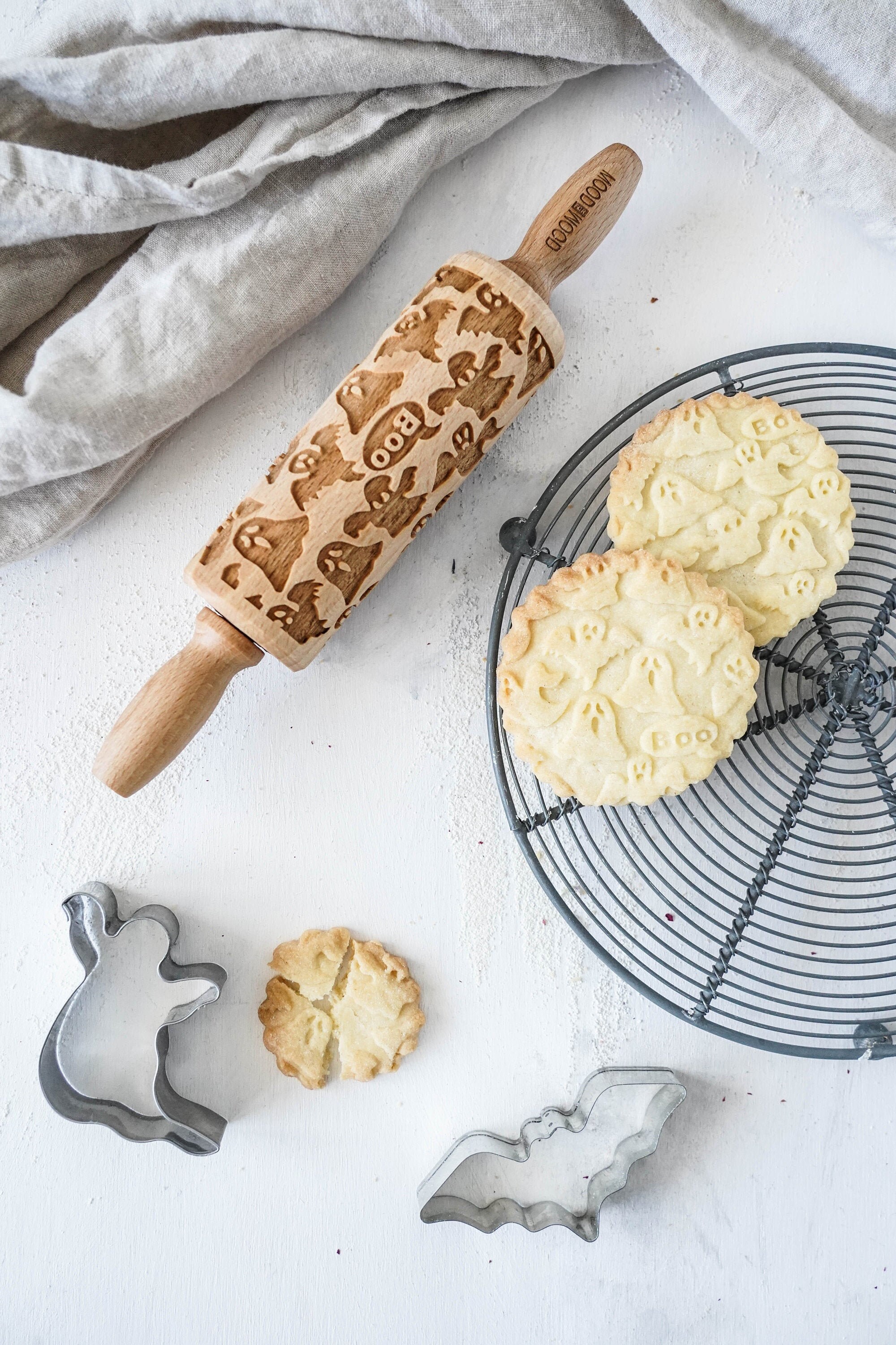 Ghost Embossing Rolling Pin: Halloween Cookie Baking