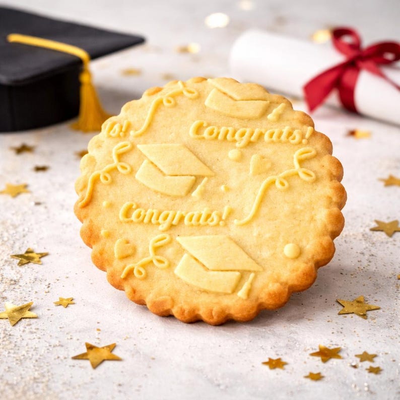 Rodillo de cocina grabado con la felicitación de graduación: Rodillo de cocina artesanal de madera de haya para galletas. imagen 7