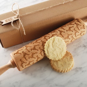 Wooden rolling pin with deep laser engraving – sustainable and durable kitchen tool