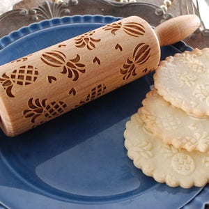 PINEAPPLES MINI embossing rolling pin for cookies, laser engraved, solid wood, Christmas gift, Mothers Day gift, exotic, tropical fruit image 2