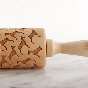 Doberman Engraved Wooden Rolling Pin – Embossed Cookie Roller for Family Baking, Handmade Gift for Christmas Cookies and Easter Pastries