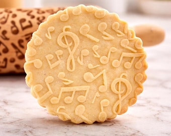 Rodillo de amasar grabado con notas musicales: herramienta para el hogar de madera de haya.