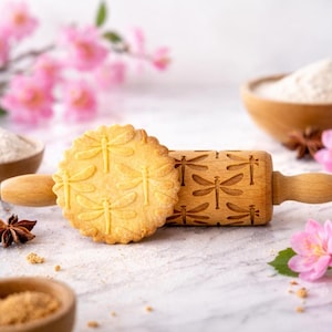 Dragonfly Rolling Pin, Engraved Wooden Cookie Roller, Nature Inspired Gift for Baker
