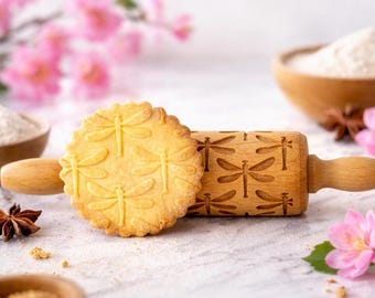 Dragonfly Rolling Pin, Engraved Wooden Cookie Roller, Nature Inspired Gift for Baker