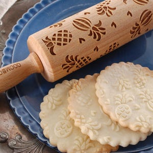 PINEAPPLES MINI embossing rolling pin for cookies, laser engraved, solid wood, Christmas gift, Mothers Day gift, exotic, tropical fruit image 3