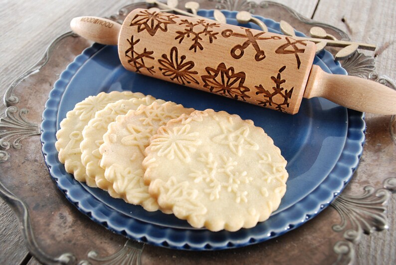 HAND DRAWN SNOWFLAKES mini embossed, engraved rolling pin for cookies, Christmas gift idea, natural, floral, Mothers Day gift image 3
