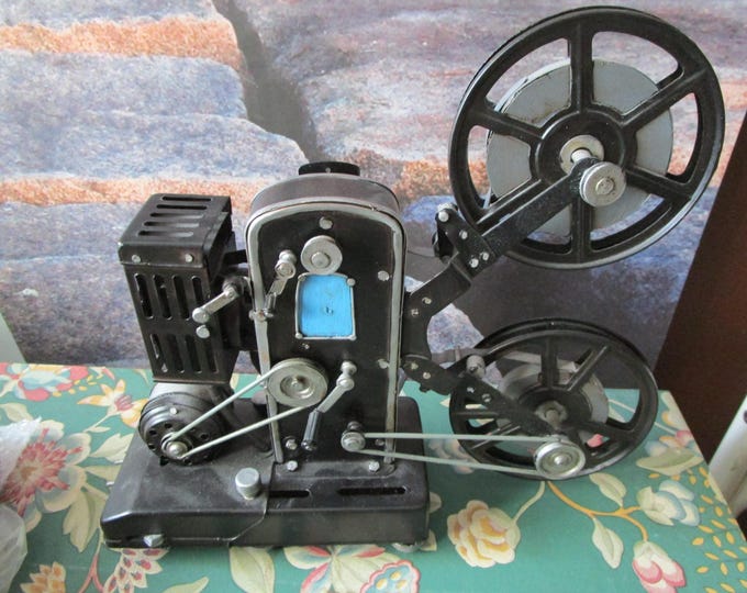 Projection Statue Movie Projector Prop Decor Statue - Etsy
