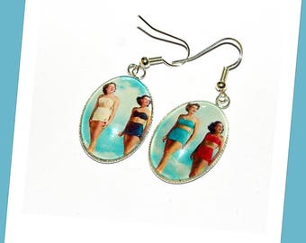Earrings oval pin - ups at the beach