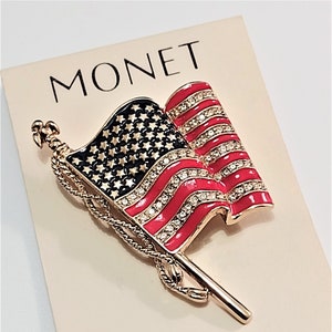 Monet American USA Flag Pin Brooch Gold Tone Vintage 9/11 United We Stand Patriotic Waving Stripes Stars Eagle Topped Pole