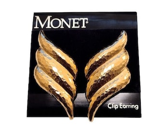 Monet Hammered Swirl Clip On Earrings Gold Tone Vintage Large Textured Puffed Slant Line Layered Columns Brushed Backs Comfort Paddles