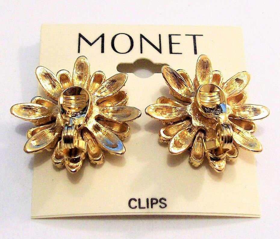Monet Flower Prong Clip on Earrings Gold Tone Vintage