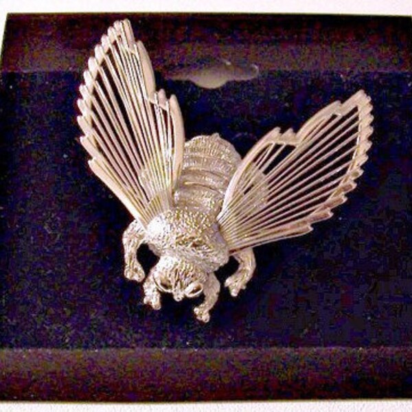Monet Beetle Bug Pin Brooch Silver Tone Vintage Open Ribbed Wire Wide Wings Textured Legs Body