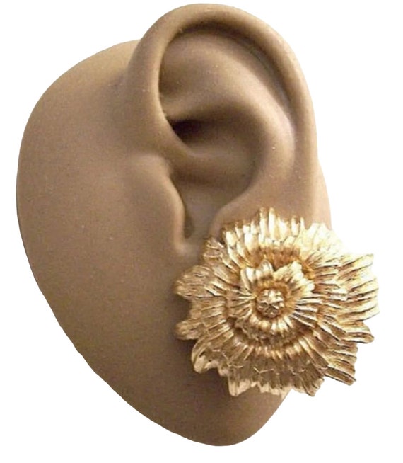 Monet Sunflower Flower Discs Clip On Earrings Gol… - image 2