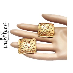Park Lane Square Box Clip On Earrings Gold Tone Vintage Raised Scrolls Raised Rimmed Edges White Pads