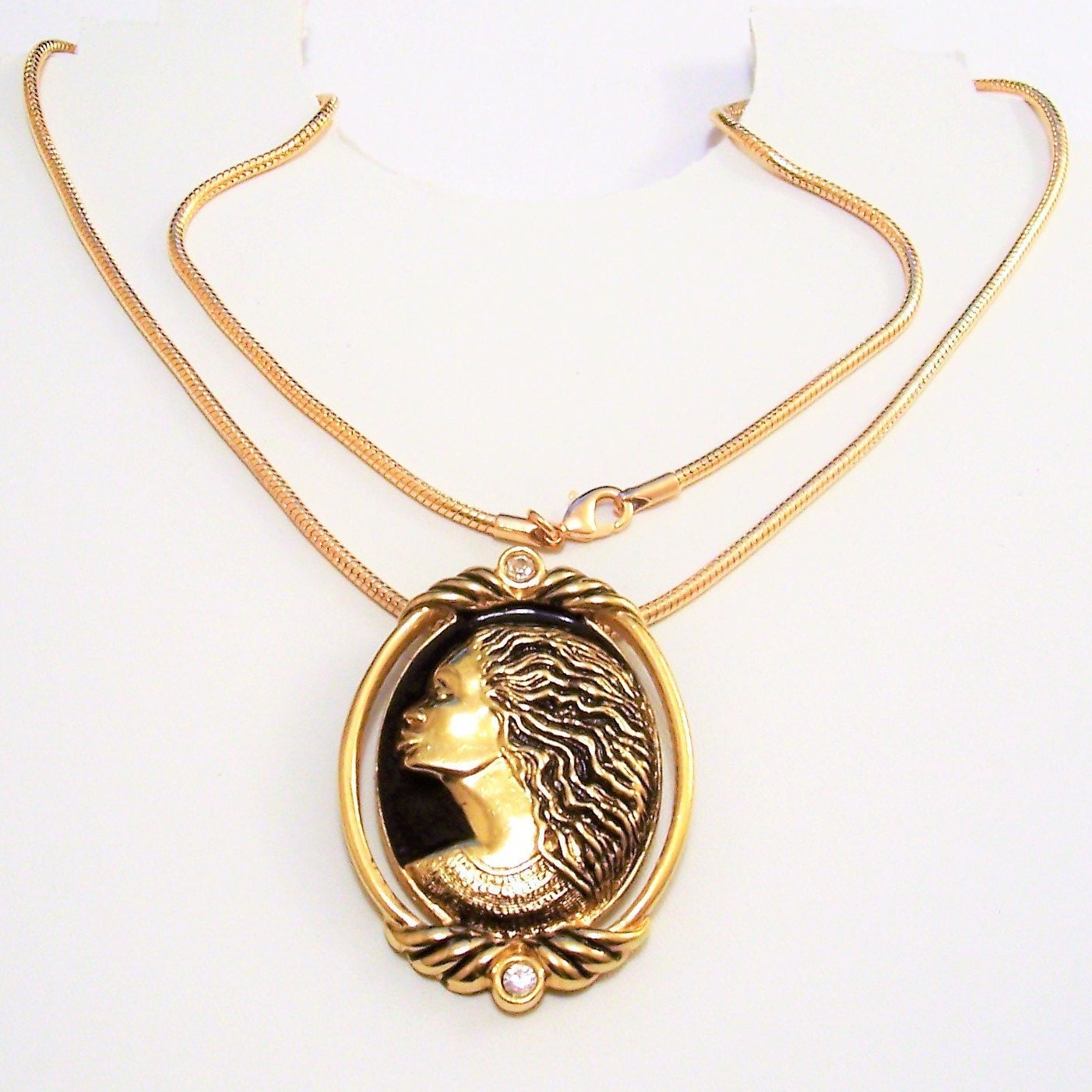 Coreen simpson sale black cameo brooch