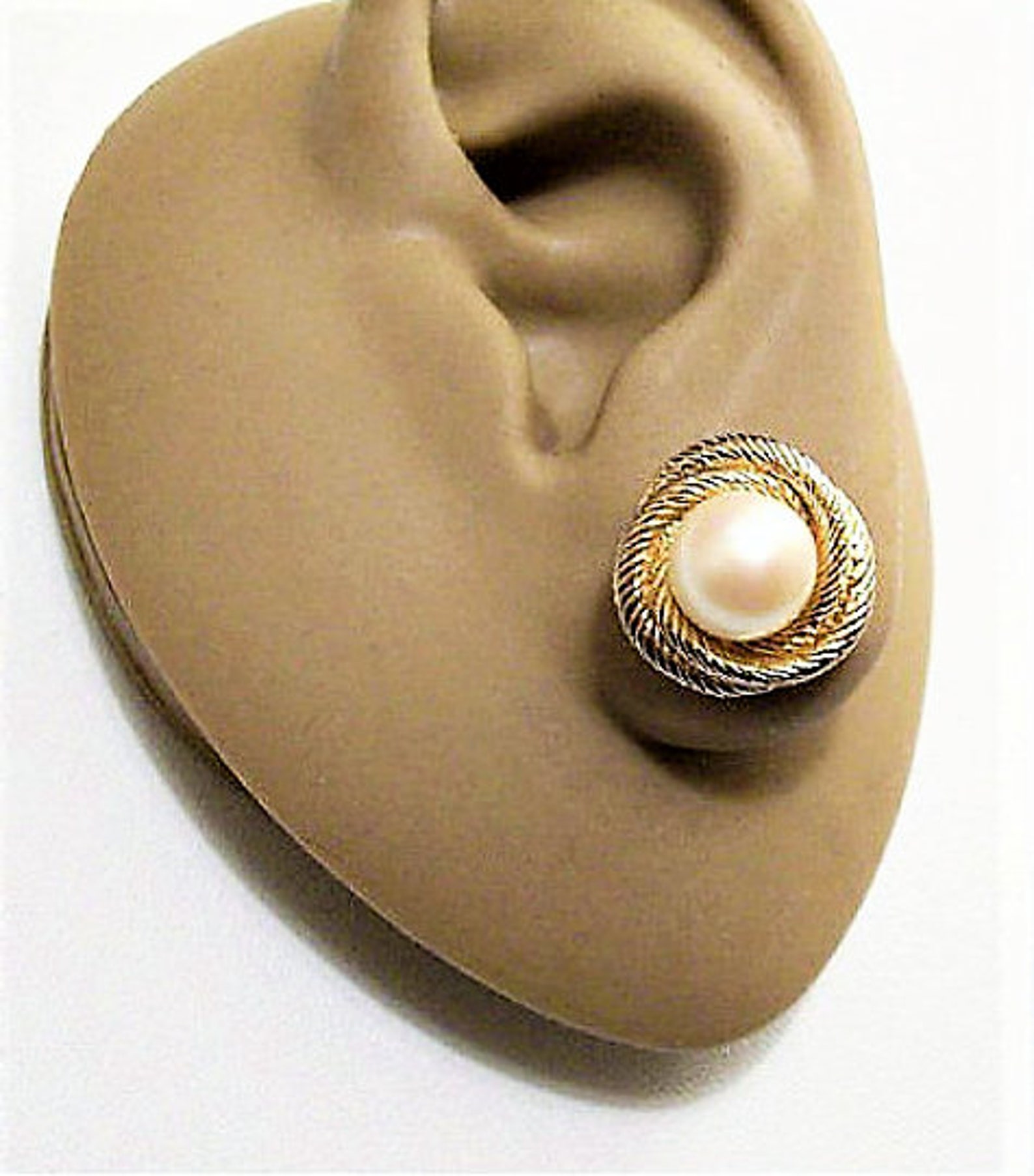 White Pearl Bead Clip On Earrings Gold Tone Vintage Etsy