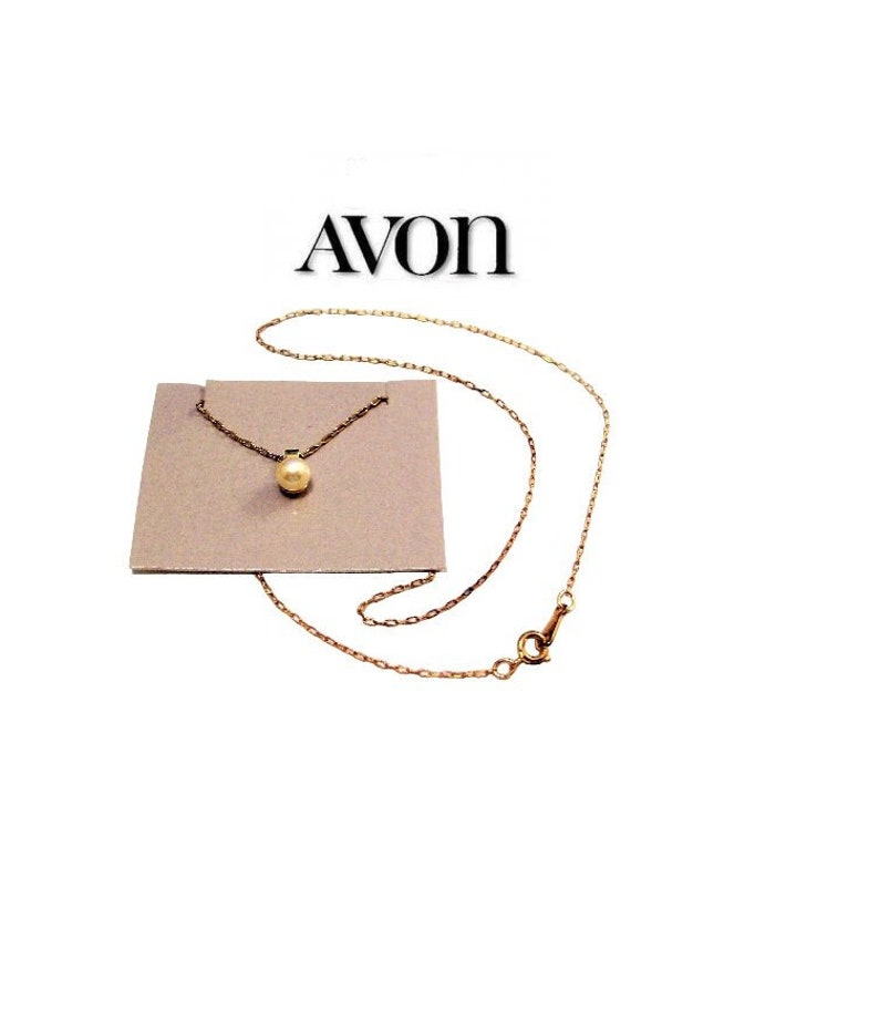 Avon Single Pearl Necklace Gold Tone Vintage 18 Inch Oval Link Chain Small Solitaire White Bead Spring Round Clasp image 1