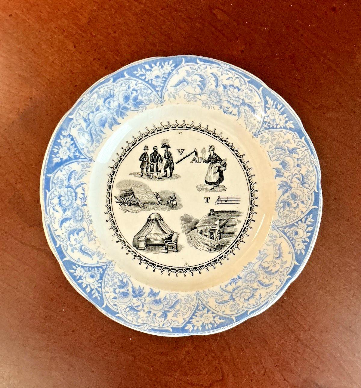 Faience Fine / Antique Plate フランスアンティーク A French Faience whimsical Medailles D'or plate from the