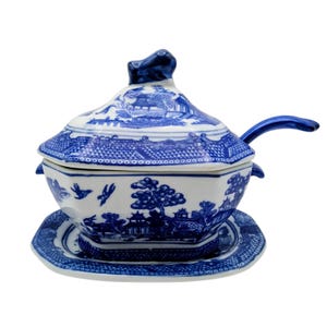 Blue Willow Ironstone Tureen Set with Ladle and Underplate – Chinoiserie Serving Dish